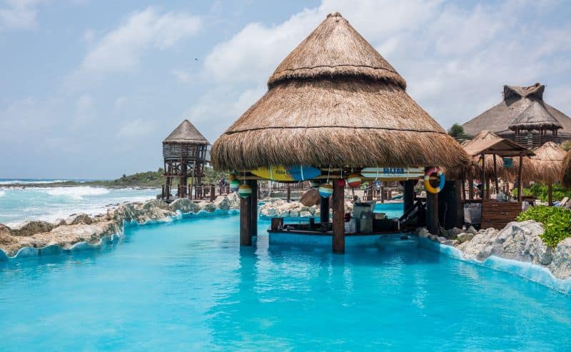 Swim up bar im Cruise Center