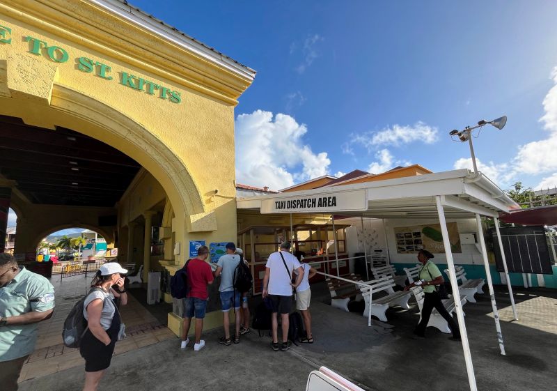 St. Kitts auf eigene Faust mit einem Taxi erkunden