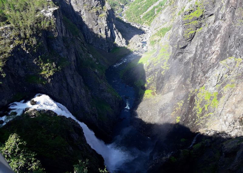 In Eidfjord auf eigene Faust zum Wasserfall Vøringsfossen
