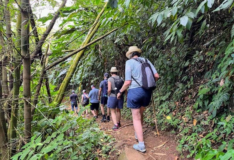 Wanderung zu den Seven Sisters Waterfalls